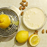 Almond Yogurt / Јогурт од бадеми